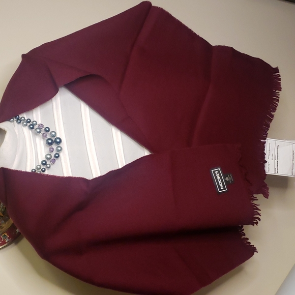 Beautiful soft 100% lambs wool scarf - Picture 3 of 4